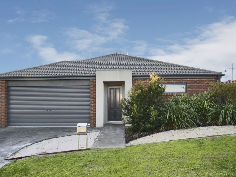 24 Caspian Chase, Pakenham VIC 3810