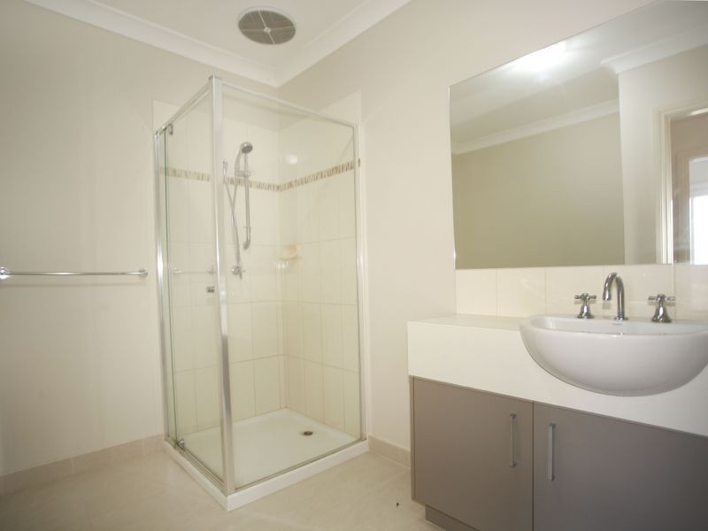 24 Caspian Chase, Pakenham VIC 3810