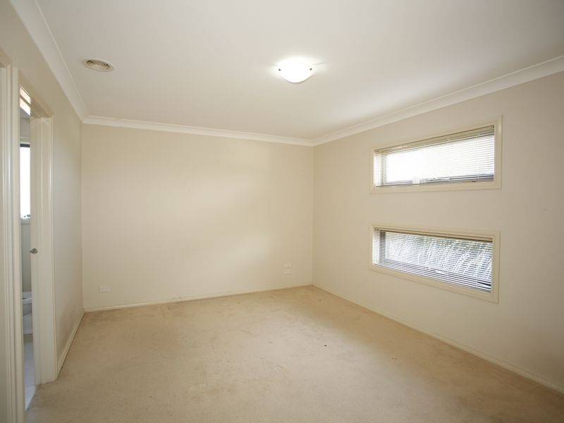 24 Caspian Chase, Pakenham VIC 3810