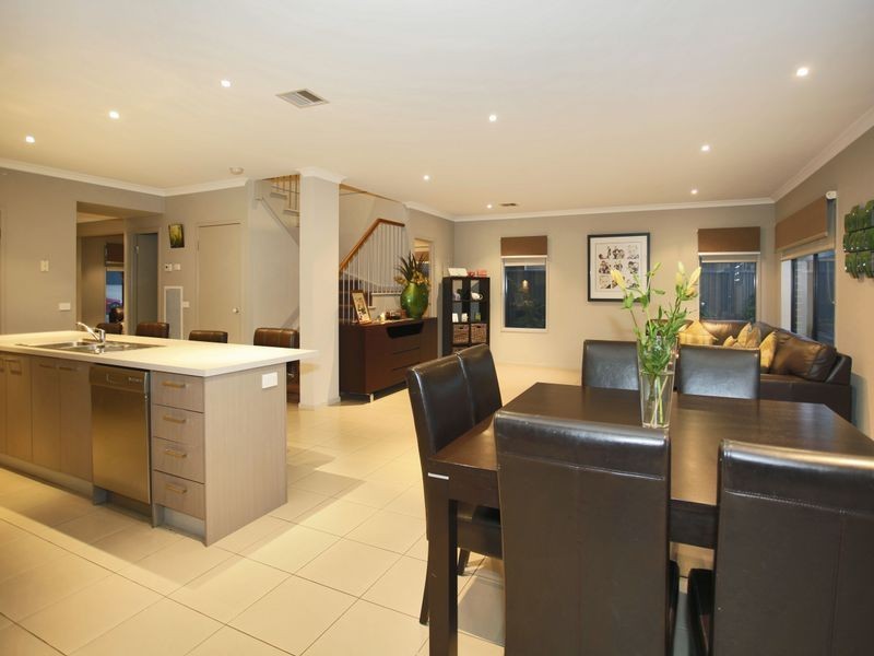 36 Botanic Drive, Pakenham VIC 3810