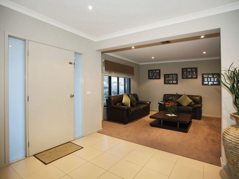 36 Botanic Drive, Pakenham VIC 3810