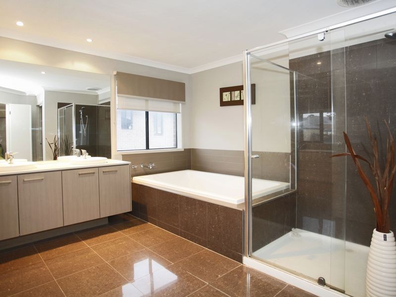 36 Botanic Drive, Pakenham VIC 3810