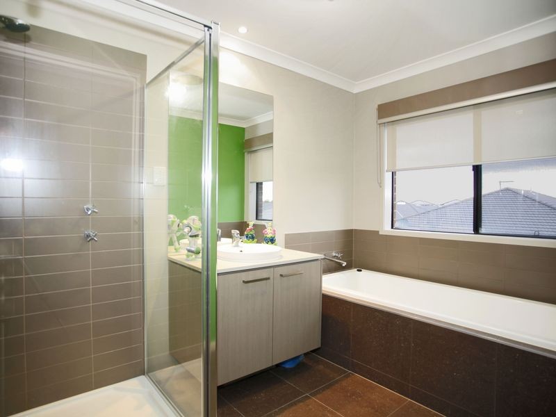 36 Botanic Drive, Pakenham VIC 3810