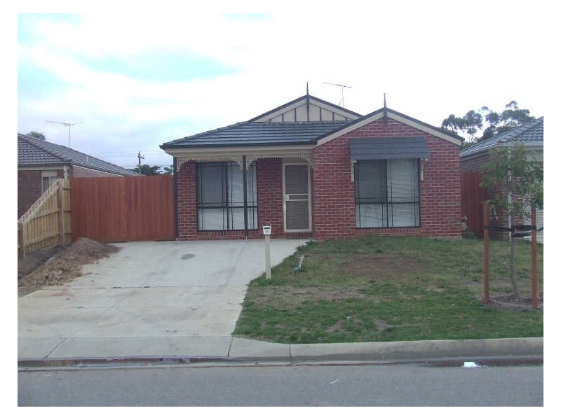 25 Wakenshaw Crescent, Pakenham VIC 3810