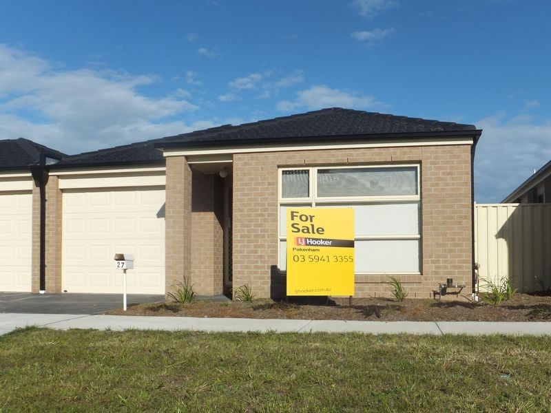 27 Webster Way, Pakenham VIC 3810