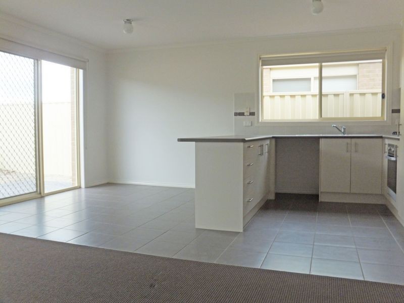 27 Webster Way, Pakenham VIC 3810