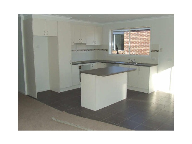 8 Volta Lane, Pakenham VIC 3810