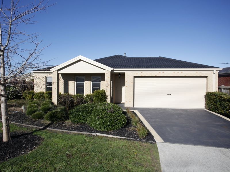 4 Bohemia Crescent, Pakenham VIC 3810