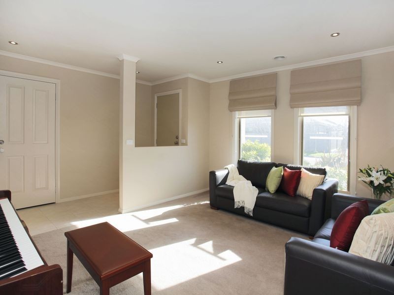 4 Bohemia Crescent, Pakenham VIC 3810