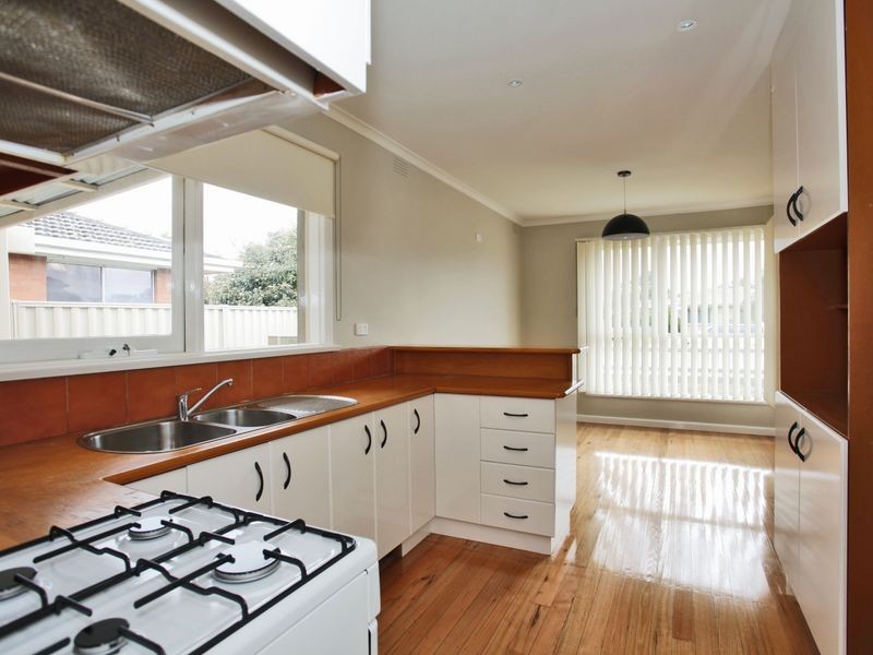 1/12 Savage Street, Pakenham VIC 3810