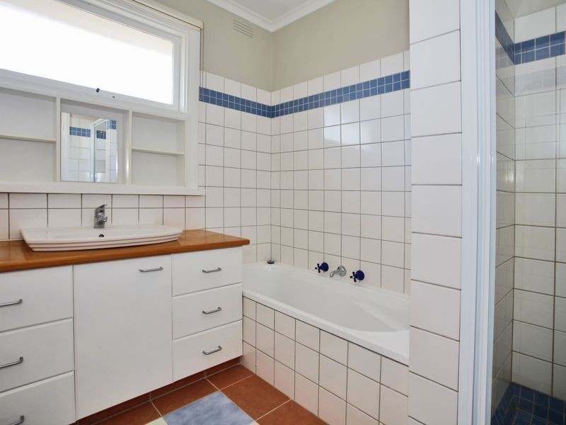 1/12 Savage Street, Pakenham VIC 3810