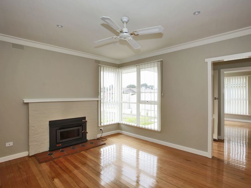 1/12 Savage Street, Pakenham VIC 3810