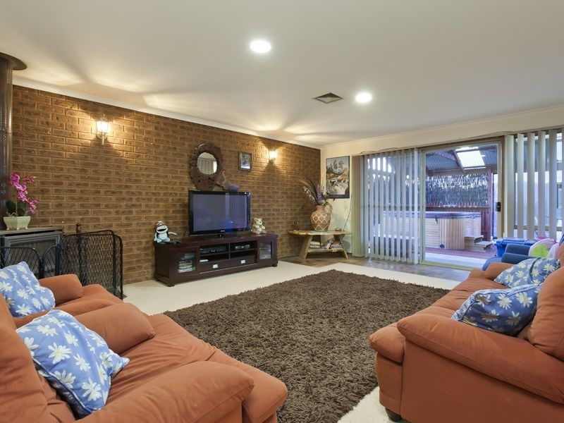 36 Thwaites Road, Pakenham VIC 3810