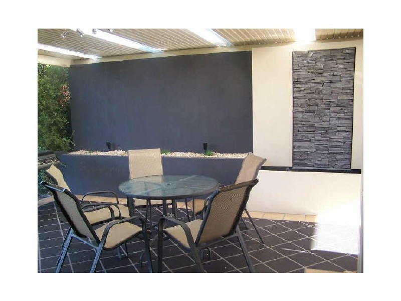 27 Gillian Place, Pakenham VIC 3810