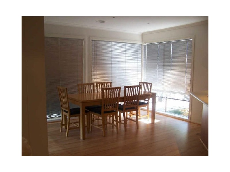 27 Gillian Place, Pakenham VIC 3810