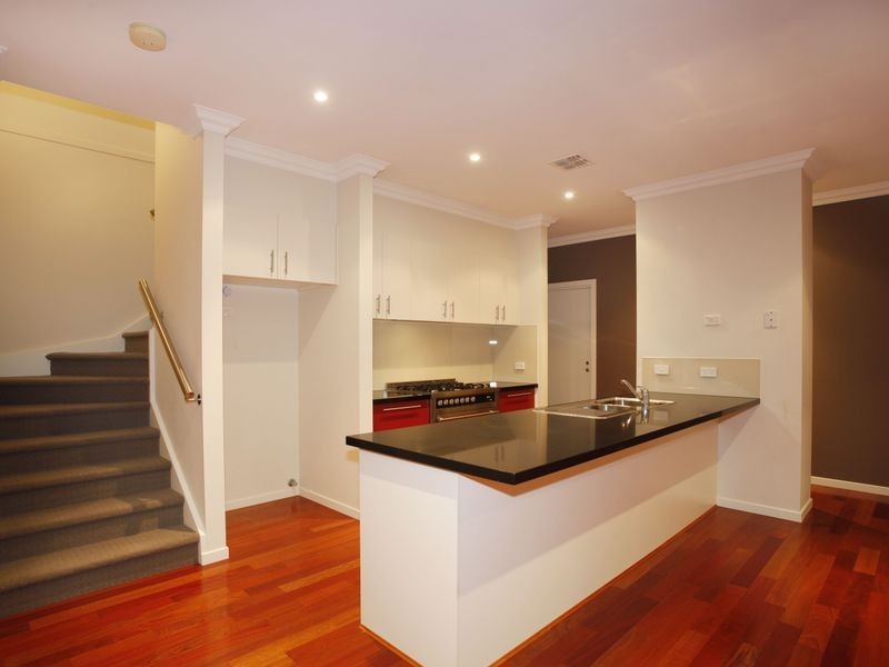 4/16-20 Cormorant Parade, Pakenham VIC 3810
