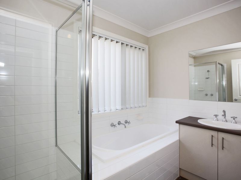 12b Savage Street, Pakenham VIC 3810