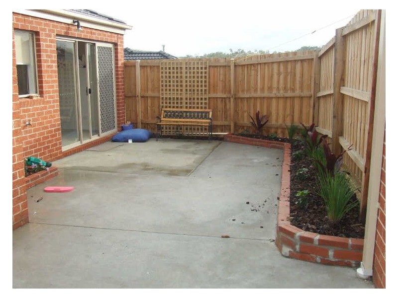 1/29 Silver Gum Drive, Pakenham VIC 3810