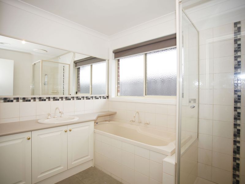 7 Renlik Court, Pakenham VIC 3810