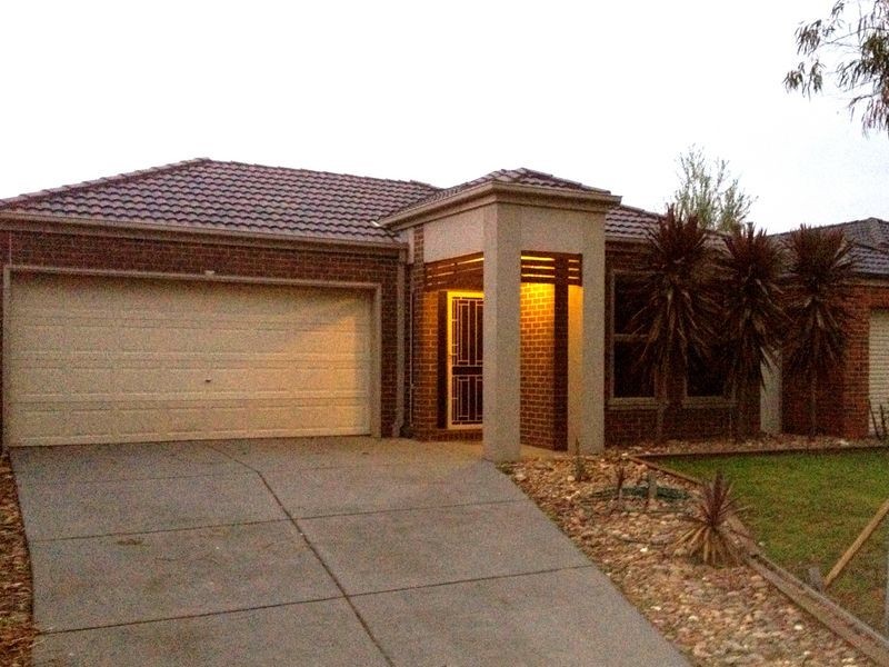 13 Tyrell Place, Pakenham VIC 3810