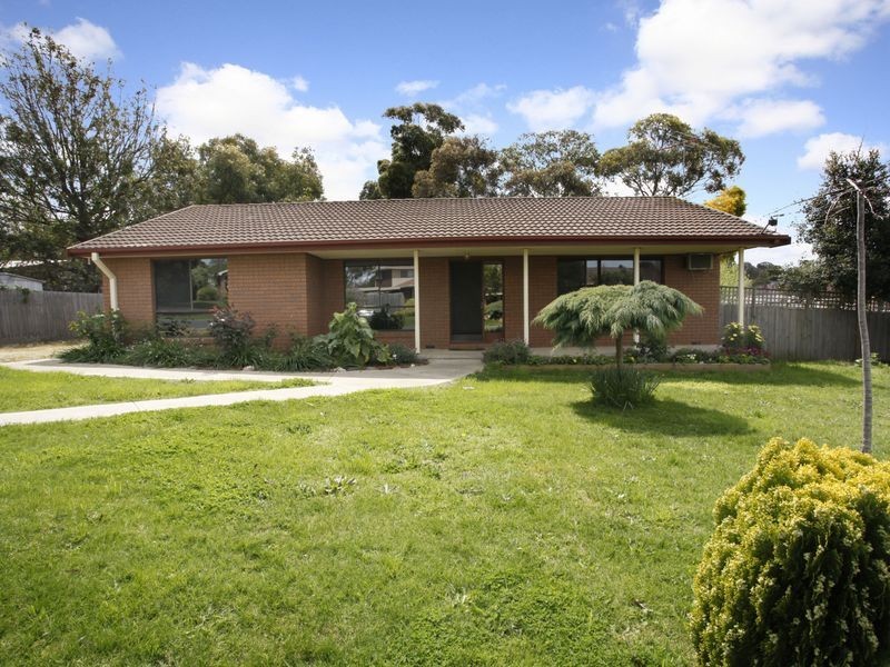 1 Irving Road, Pakenham VIC 3810