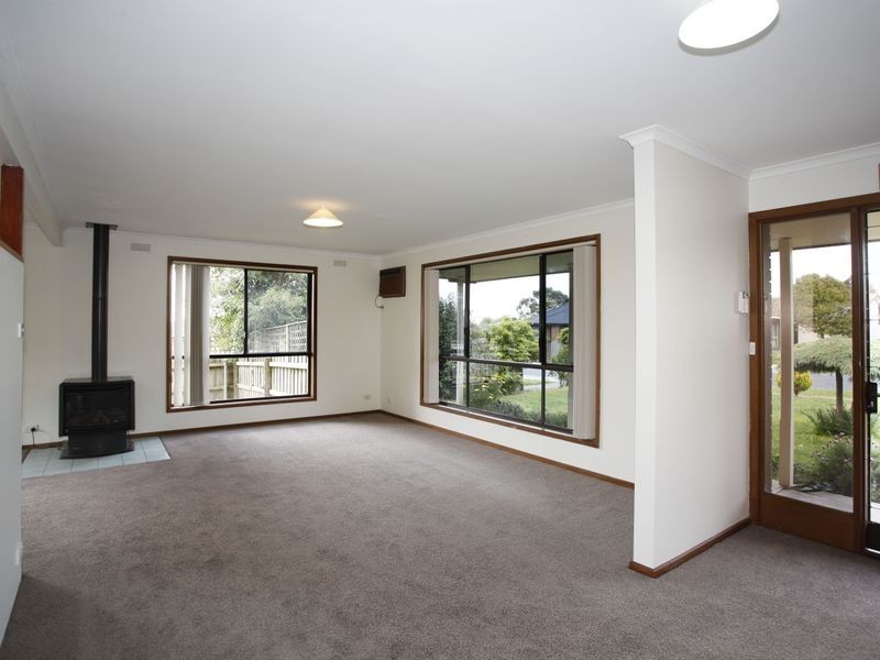 1 Irving Road, Pakenham VIC 3810