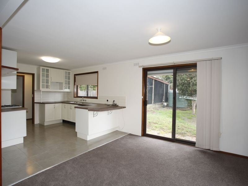 1 Irving Road, Pakenham VIC 3810