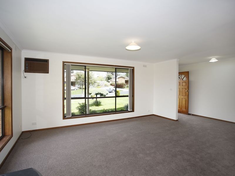 1 Irving Road, Pakenham VIC 3810