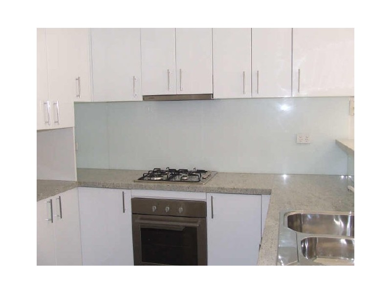 9/2 The Entrance, Pakenham VIC 3810