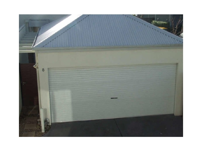 9/2 The Entrance, Pakenham VIC 3810