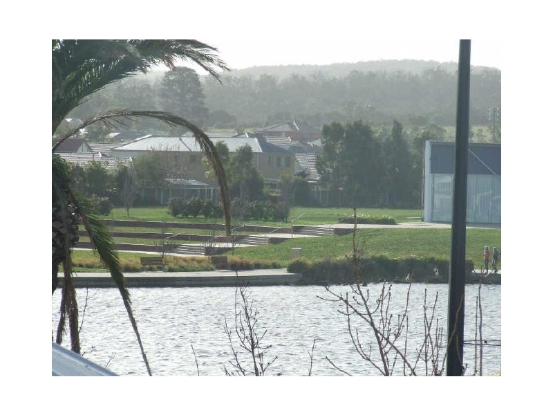 9/2 The Entrance, Pakenham VIC 3810