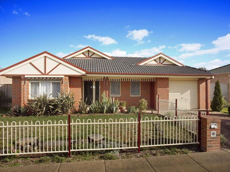 7 Willowbank Pocket, Pakenham VIC 3810