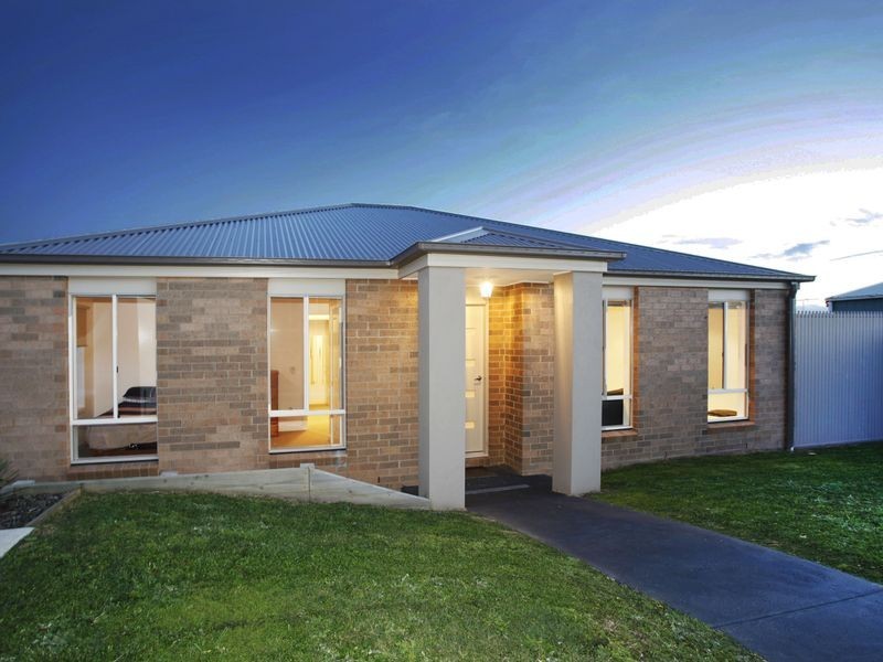9/53 Ebony Drive, Pakenham VIC 3810