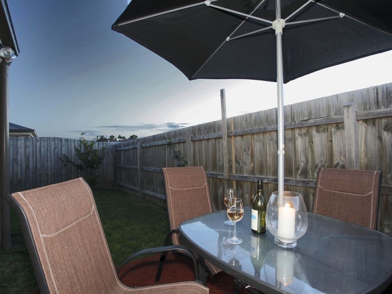 9/53 Ebony Drive, Pakenham VIC 3810