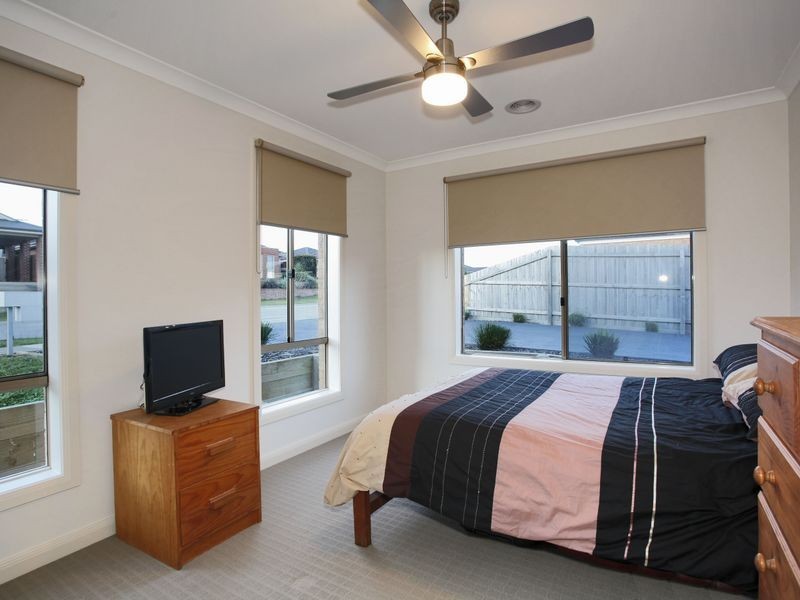 9/53 Ebony Drive, Pakenham VIC 3810