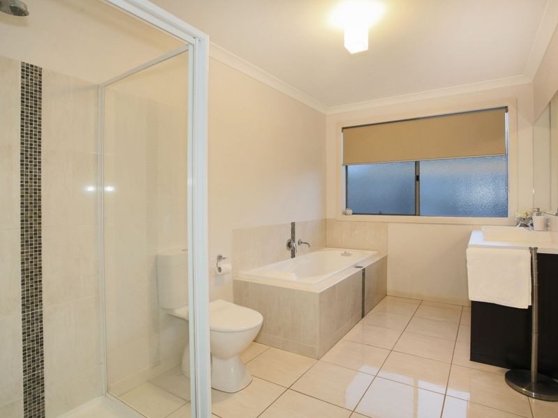 9/53 Ebony Drive, Pakenham VIC 3810