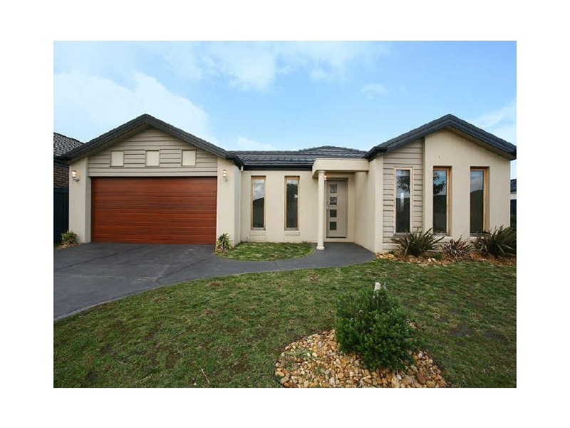 17 Paperbark Drive, Pakenham VIC 3810