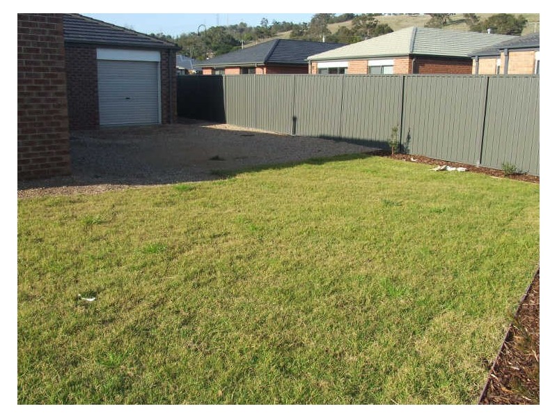 3 Chestnut Chase, Pakenham VIC 3810