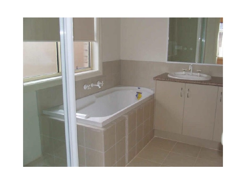 9/21-31 Parman Avenue, Pakenham VIC 3810