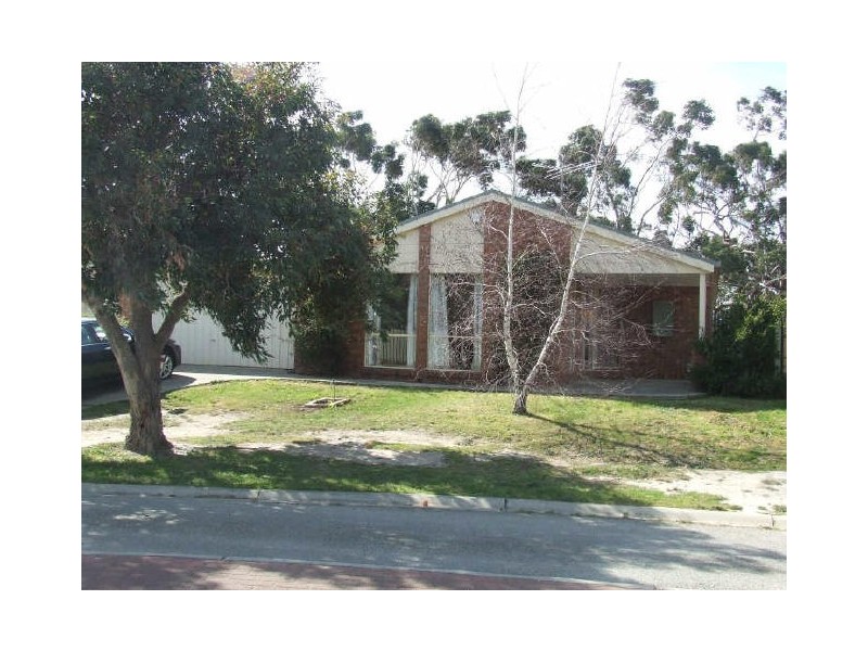 28 Pommel Street, Pakenham VIC 3810