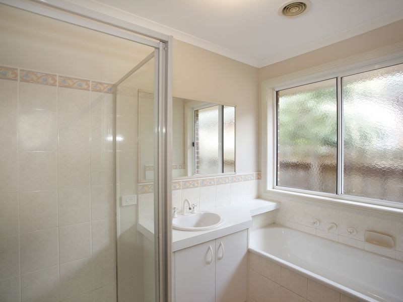 14 Wisteria Court, Pakenham VIC 3810