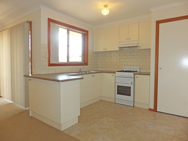 2 Rossi Close, Pakenham VIC 3810