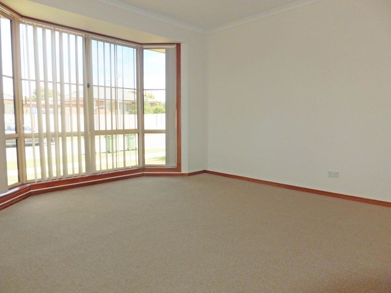 2 Rossi Close, Pakenham VIC 3810