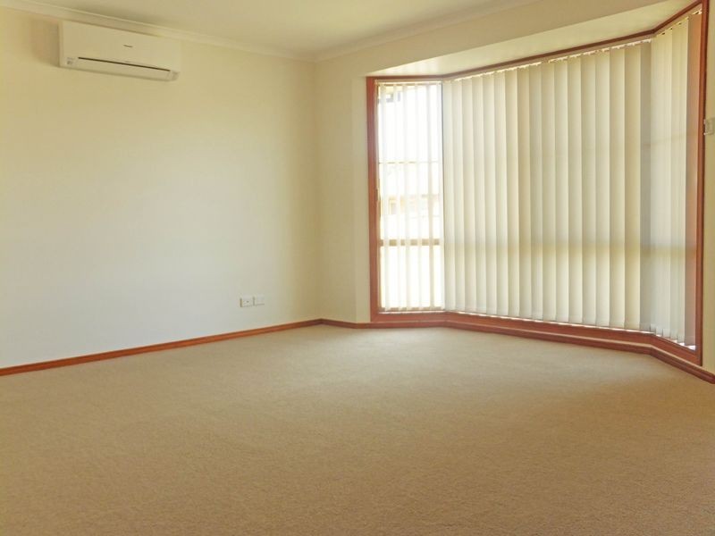 2 Rossi Close, Pakenham VIC 3810