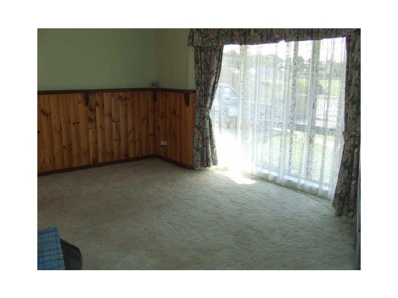 17 Parman Avenue, Pakenham VIC 3810