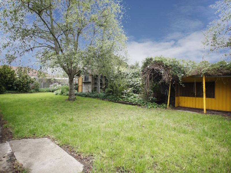 19 Barrington Drive, Pakenham VIC 3810