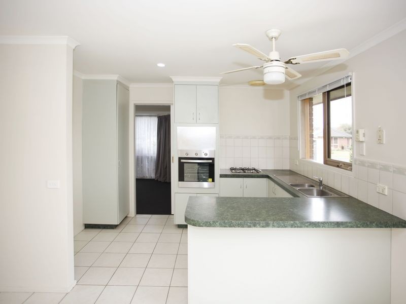 19 Barrington Drive, Pakenham VIC 3810