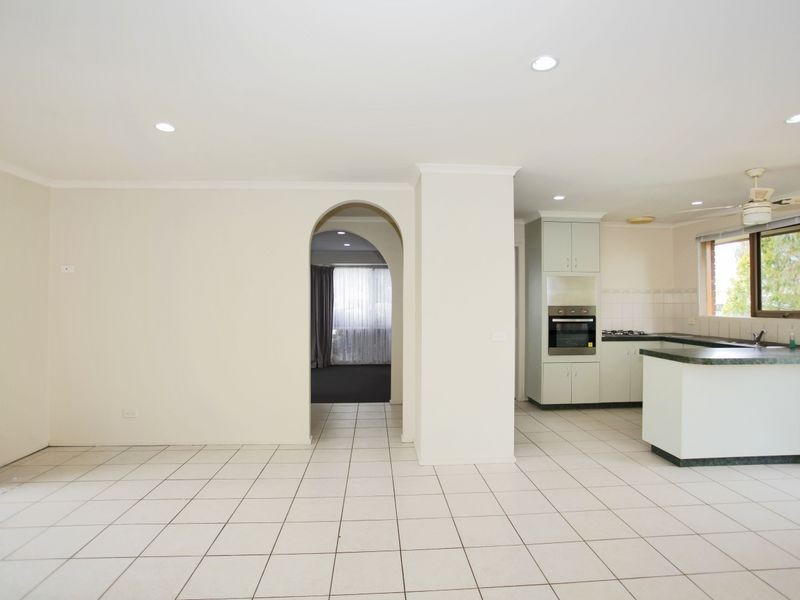 19 Barrington Drive, Pakenham VIC 3810