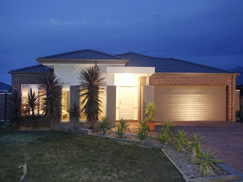 46 Banjo Paterson Drive, Pakenham VIC 3810