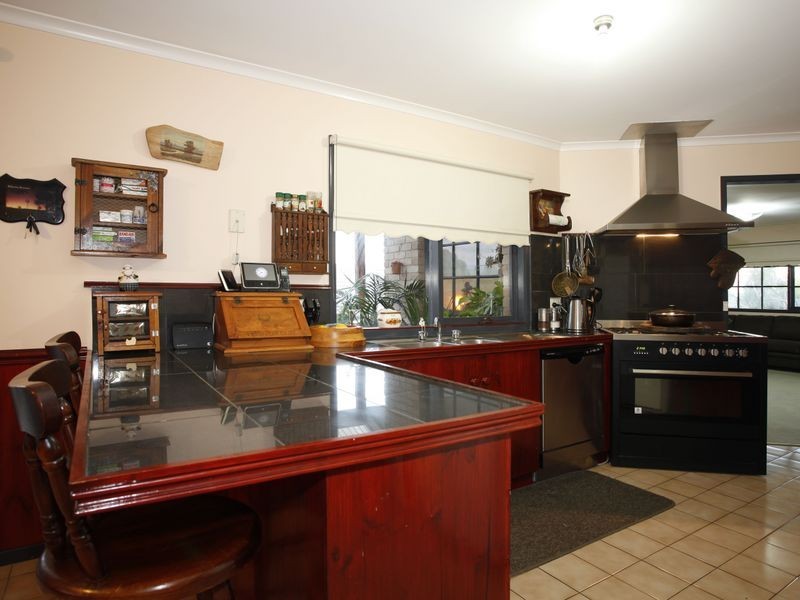 25 Leigh Drive, Pakenham VIC 3810